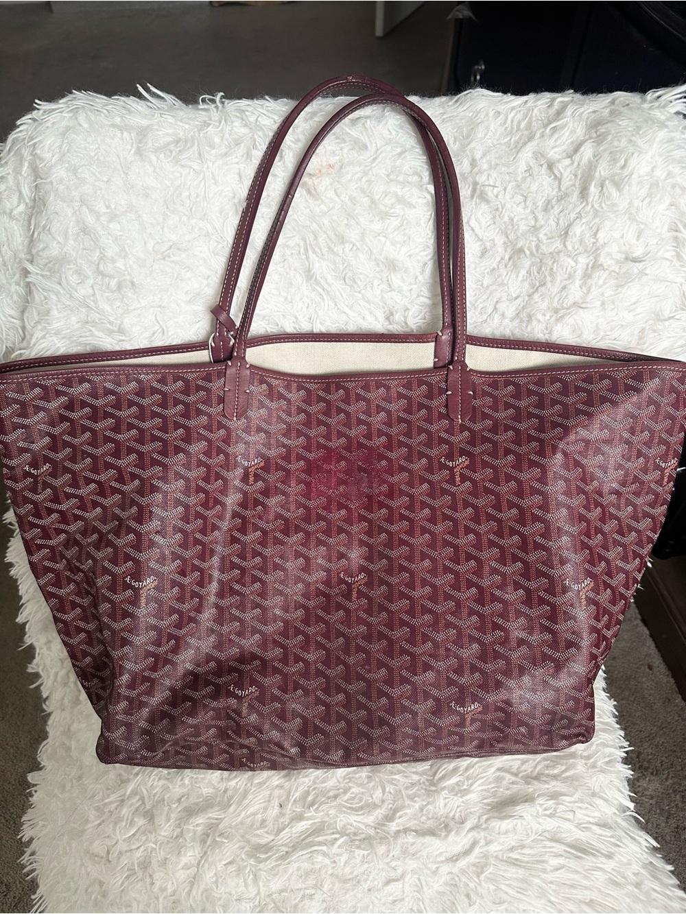 Goyard Saint Louis GM Tote in Burgundy Color - Picture 2 of 14